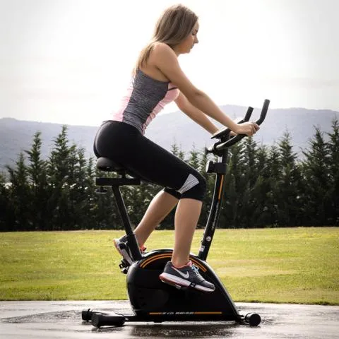 BICICLETA ESTáTICA BH EVO B2100  YH2100