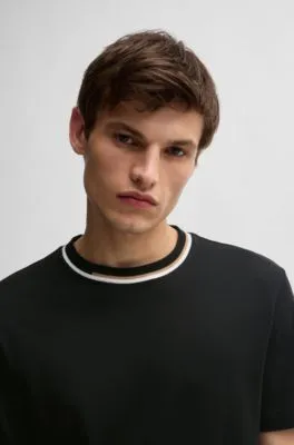 Camiseta de interlock de algodón con bloques de color en el cuello