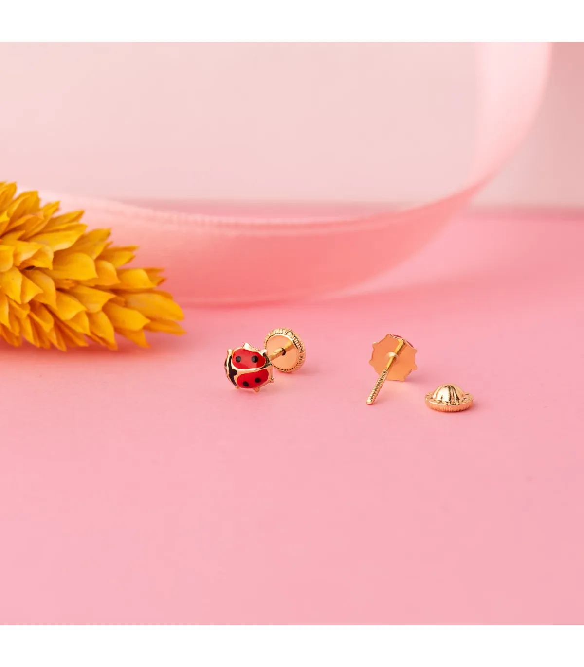 Clous d'oreilles or Coccinelle 6X5 mm 18 Carats