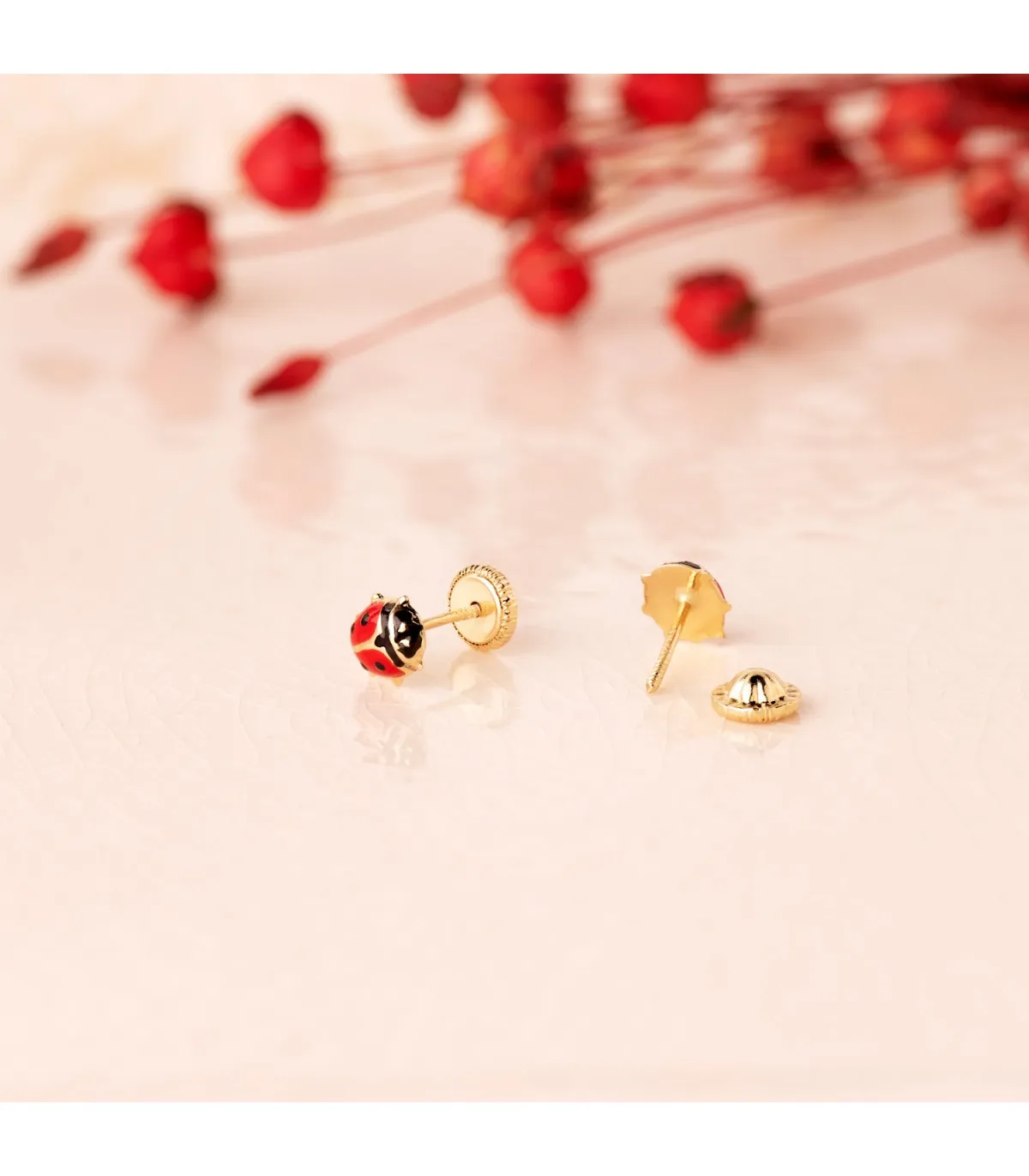 Clous d'oreilles or Coccinelle 6X5 mm 18 Carats