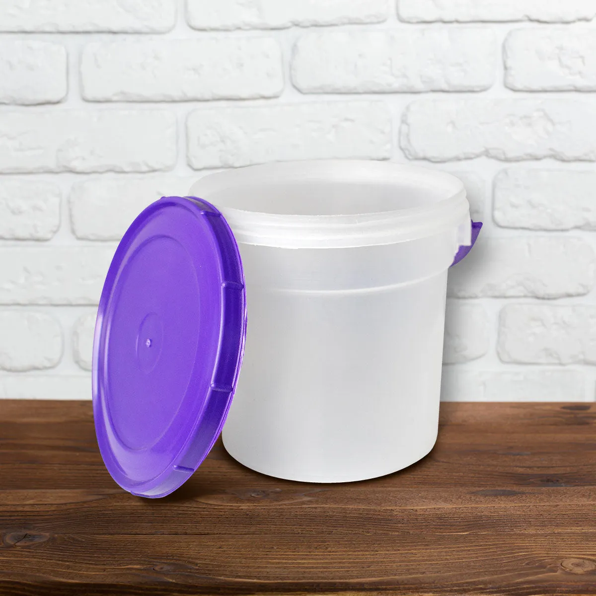 Cubeta Lechera con Tapa color Morado 1.5L