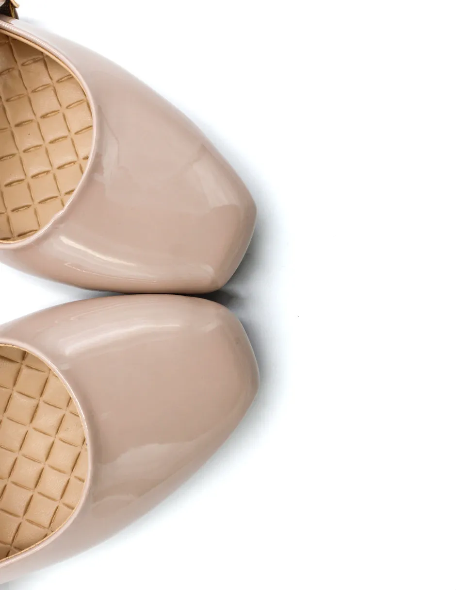 FLATS CLáSICAS JONE EN CHAROL  BEIGE