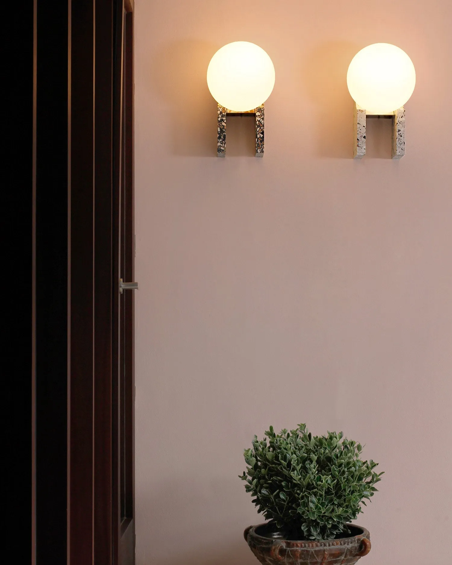 MET Stand Alone & Wall Lamp | Black