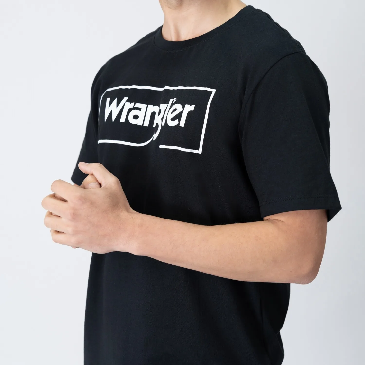 REMERA WRANGLER DE HOMBRE  LOGO TSHIRT  WM5500URPR  SIN COLOR