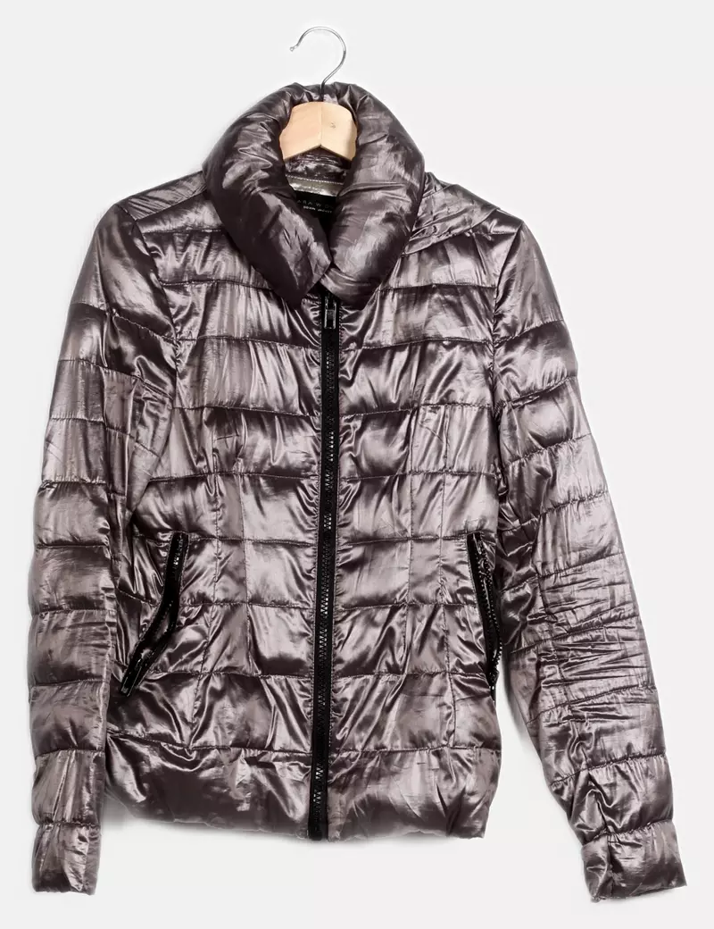 Zara Plumas
